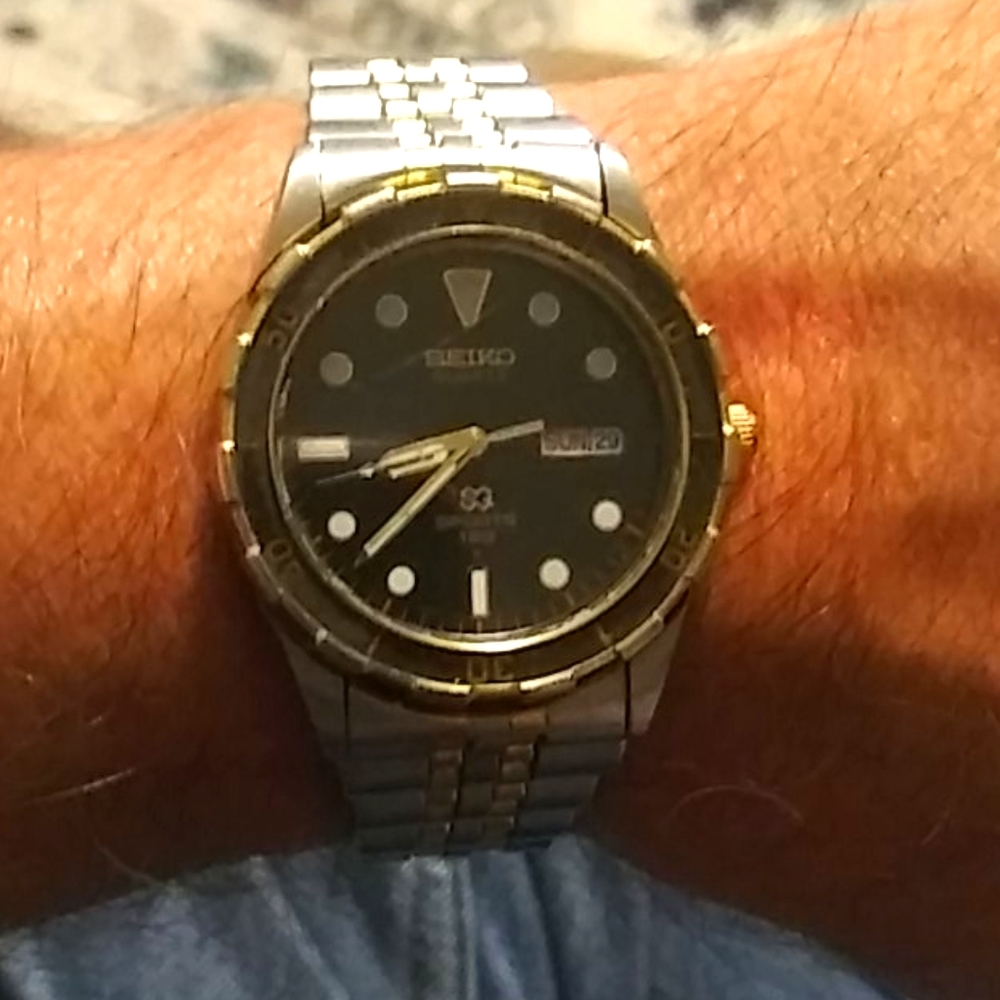 Vintage Seiko sport 150 watch.